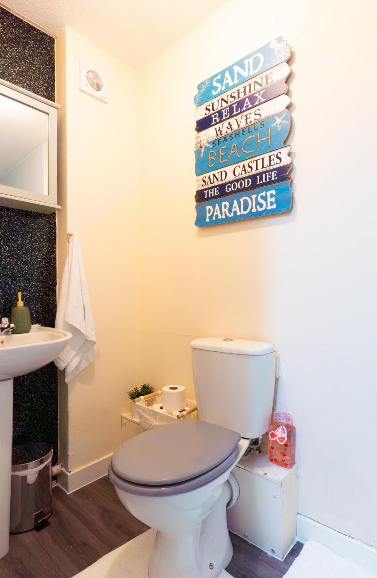 Lovely & Bright 2 Bed Appartamento *