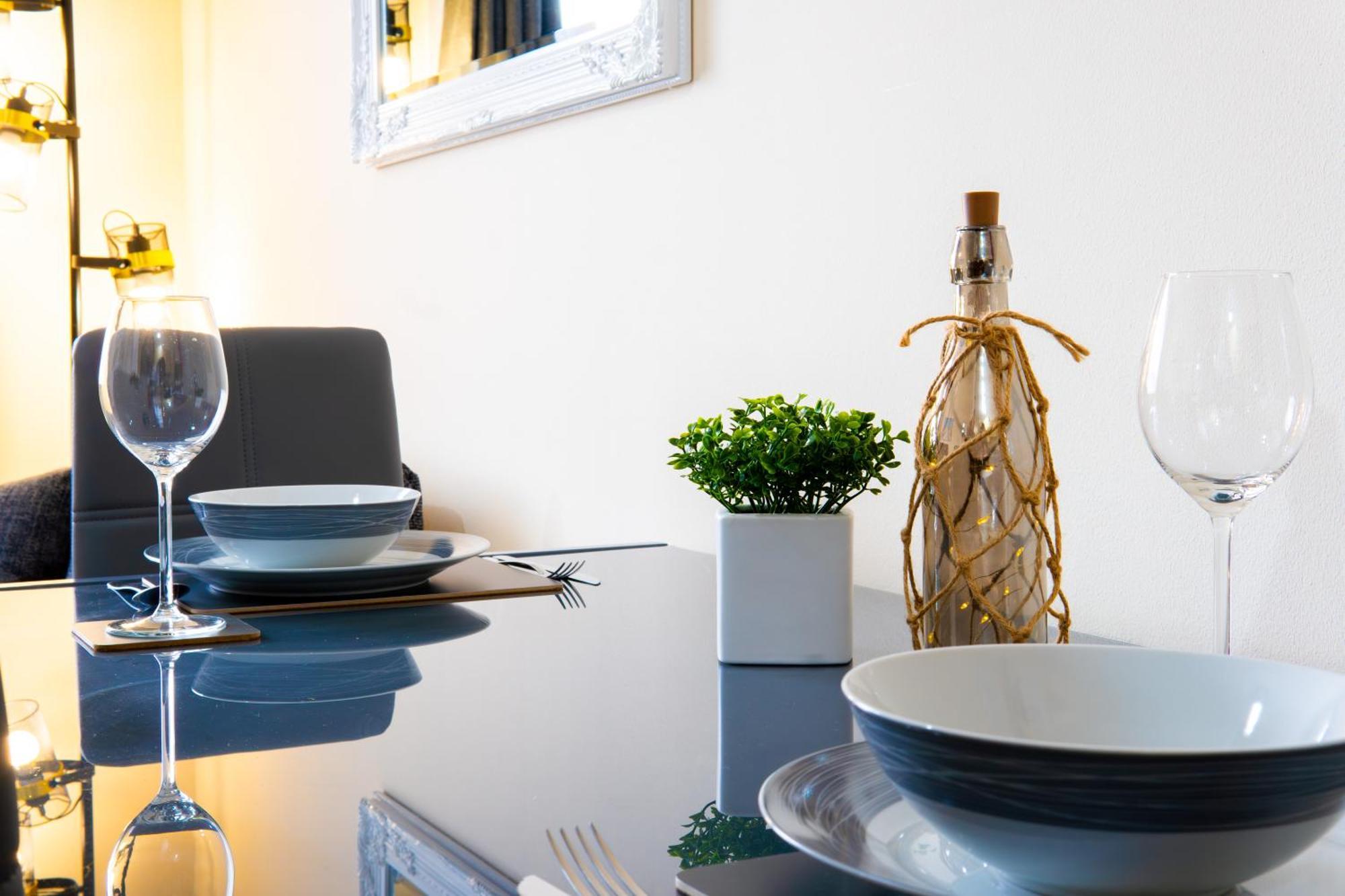 Lovely & Bright 2 Bed Appartamento *