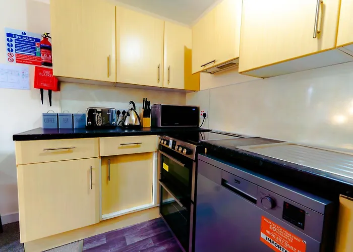 Lovely & Bright 2 Bed Apartment